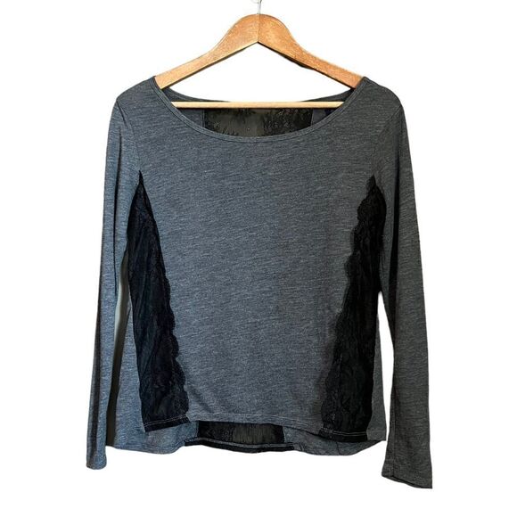 3 for $30! American eagle grey shirt with black lace - Picture 1 of 9